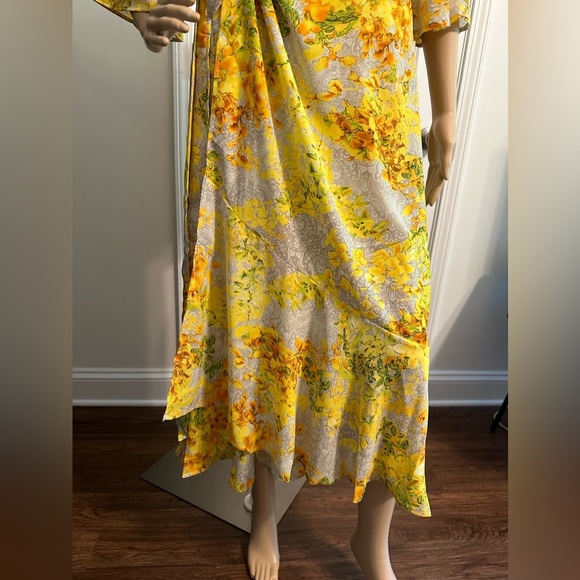 New-Floral Print Full Wrap Dress - Picture 3 of 7